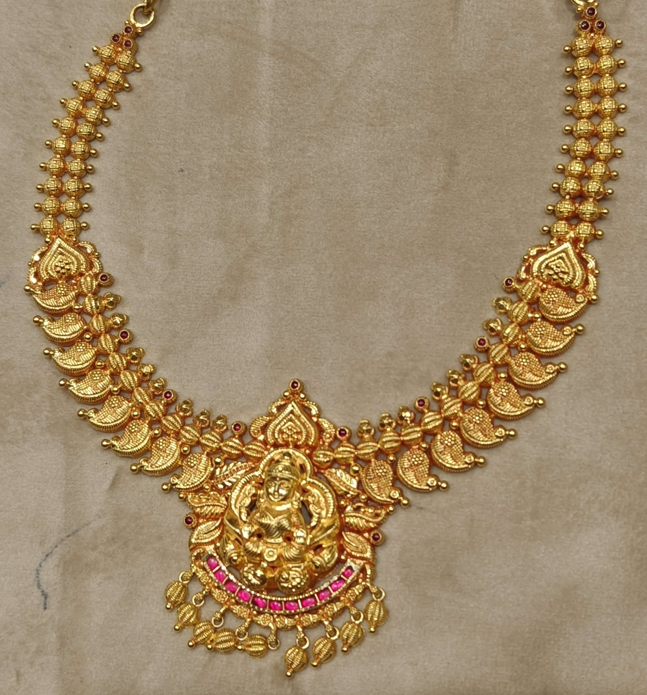 Jewellery: supplied source product photograph